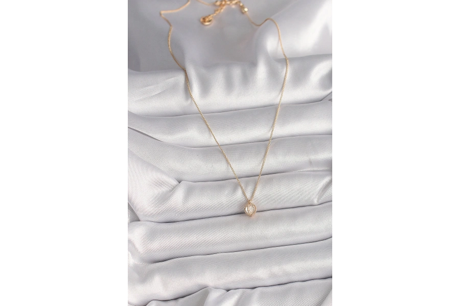 Shoecide Pirinç Gold Renk Zirkon Taşlı Daire Kafes Model Kadın Kolye