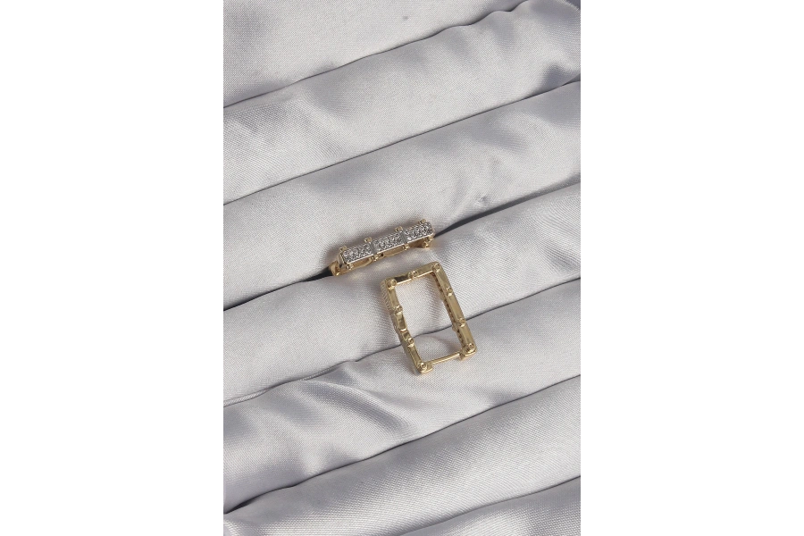 Shoecide Pirinç Gold Renk Zirkon Taşlı Dikdörtgen Model Seranay Küpe