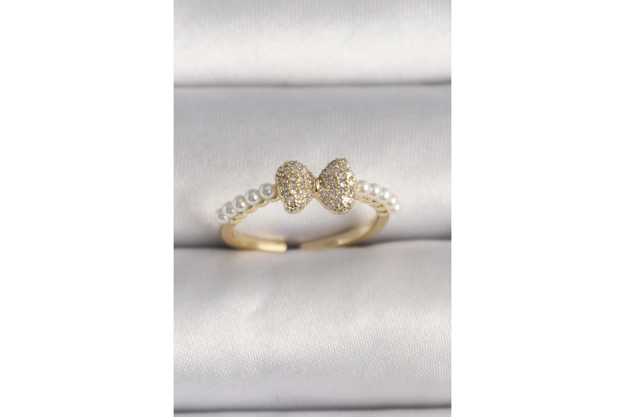 Shoecide Pirinç Gold Renk Zirkon Taşlı Fiyonk İnci Detay Ayarlanabilir Yüzük