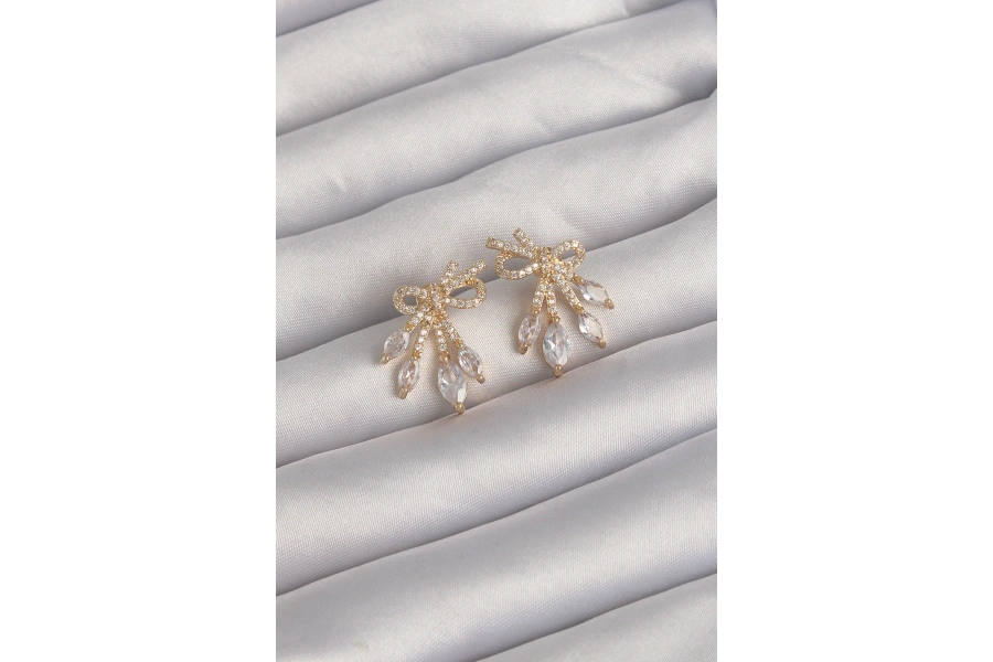 Shoecide Pirinç Gold Renk Zirkon Taşlı Fiyonk Küpe