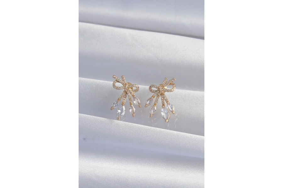 Shoecide Pirinç Gold Renk Zirkon Taşlı Fiyonk Küpe