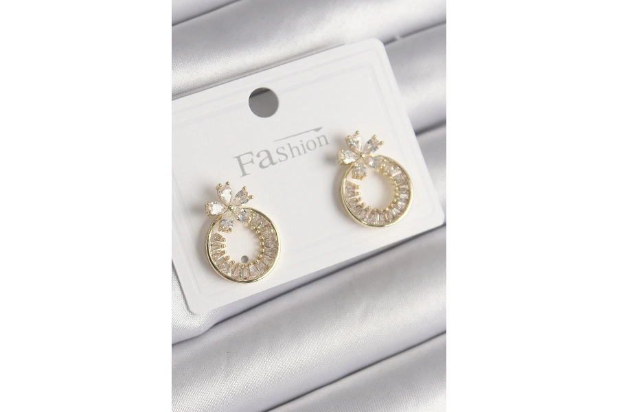 Shoecide Pirinç Gold Renk Zirkon Taşlı Halka Model Çiçek Figür Kadın Küpe