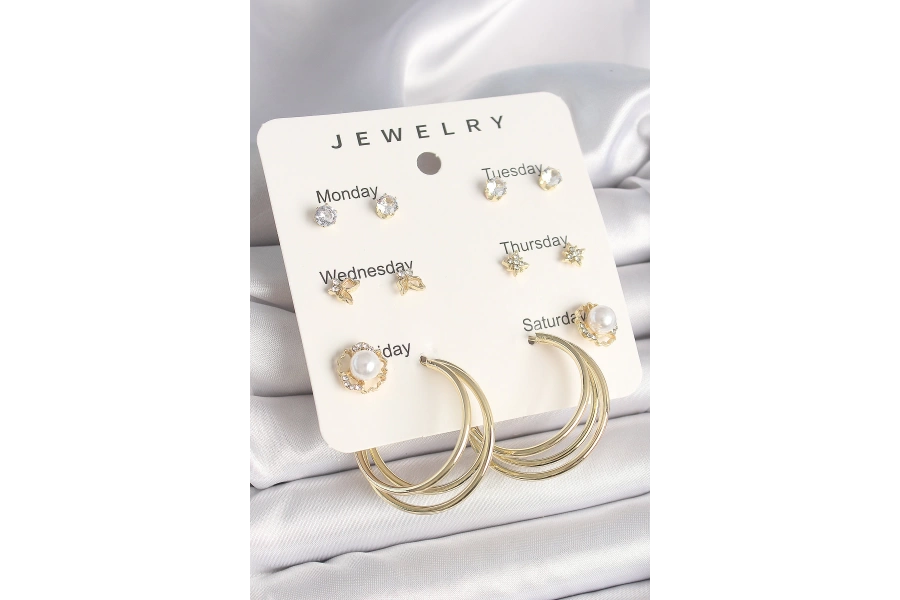 Shoecide Pirinç Gold Renk Zirkon Taşlı İncili Halka Figür 7li Set Model Kadın Küpe Seti