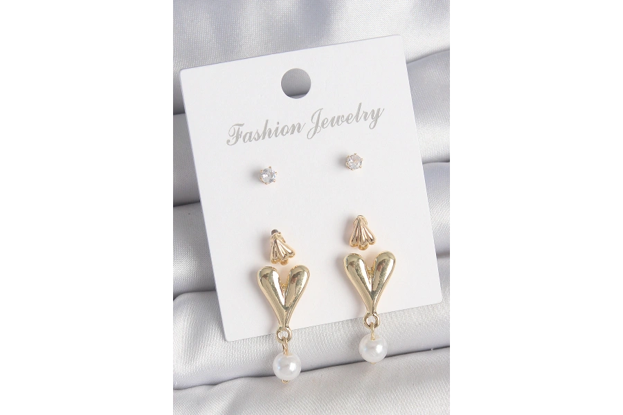 Shoecide Pirinç Gold Renk Zirkon Taşlı İncili Sallantılı Kalp Model 3 Çift Kadın Küpe Seti