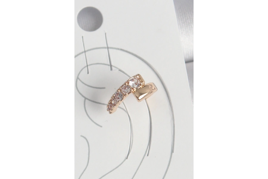 Shoecide Pirinç Gold Renk Zirkon Taşlı Kadın Kıkırdak Küpe