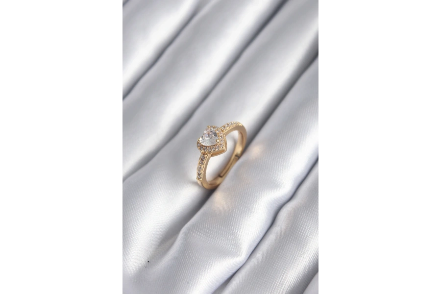 Shoecide Pirinç Gold Renk Zirkon Taşlı Kalp Charm Model Kadın Yüzük
