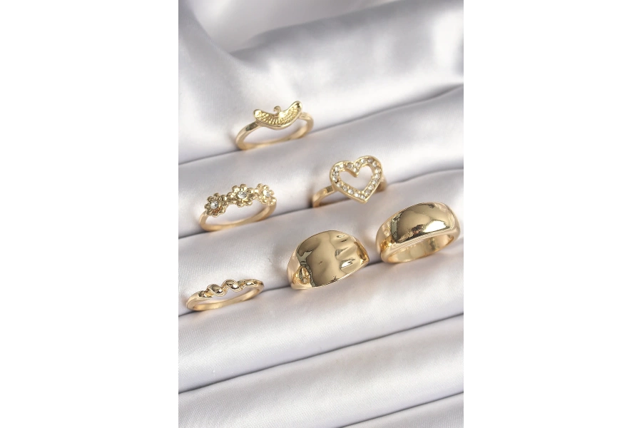 Shoecide Pirinç Gold Renk Zirkon Taşlı Kalp Figür Çiçek Detay 6lı Kadın Yüzük Seti