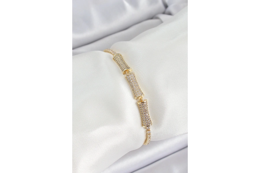 Shoecide Pirinç Gold Renk Zirkon Taşlı Kemik Model Kadın Bileklik