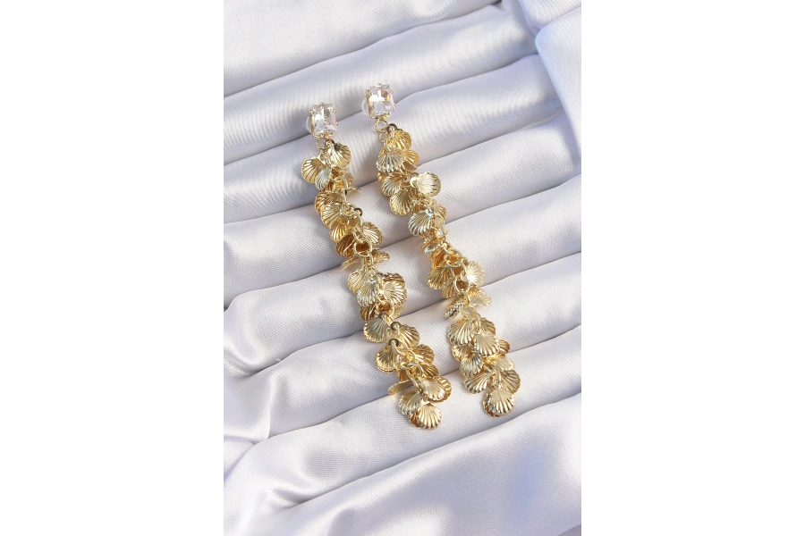 Shoecide Pirinç Gold Renk Zirkon Taşlı Minimal Deniz Kabuklu Sallantılı Küpe