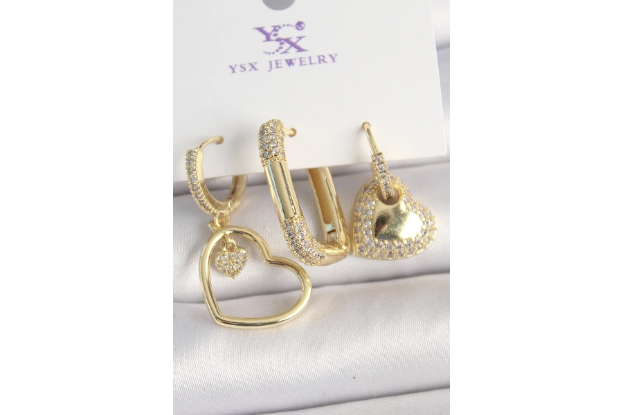 Shoecide Pirinç Gold Renk Zirkon Taşlı Sallantı Kalp Model 3lü Kadın Kombin Küpe