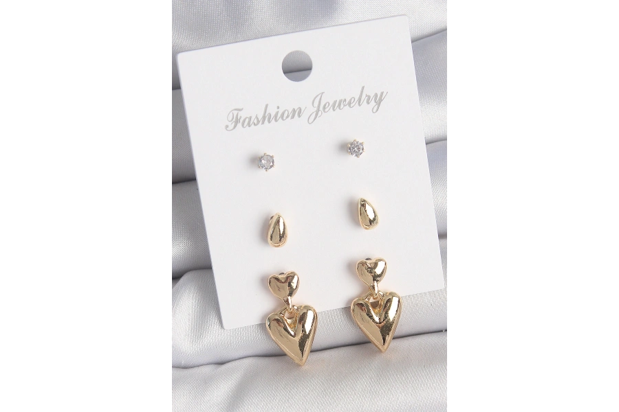 Shoecide Pirinç Gold Renk Zirkon Taşlı Sallantılı Kalp Model 3 Çift Kadın Küpe Seti