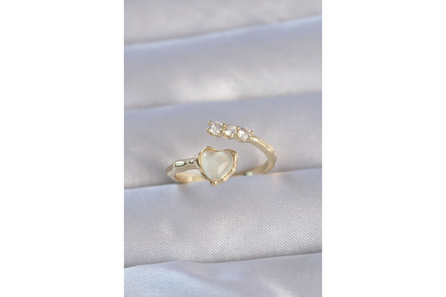 Shoecide Pirinç Gold Renk Zirkon Taşlı Sedefli Kalp Model Ayarlanabilir Yüzük