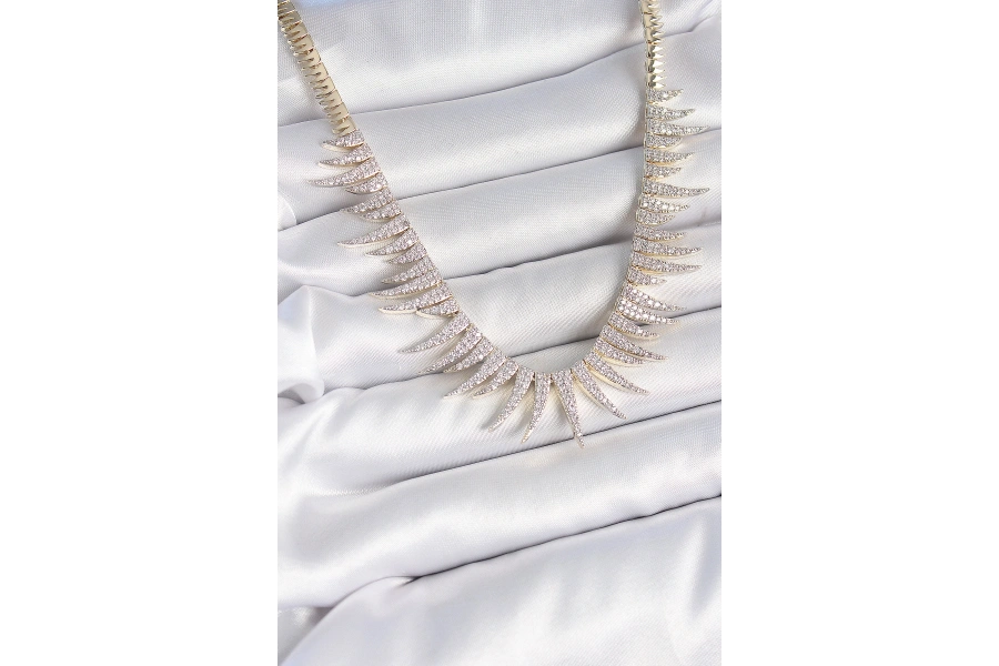 Shoecide Pirinç Gold Renk Zirkon Taşlı Sivri Model Vıp Seri Kadın Kolye