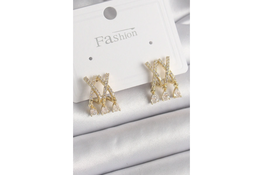 Shoecide Pirinç Gold Renk Zirkon Taşlı X Model Sallantı Detay Kadın Küpe