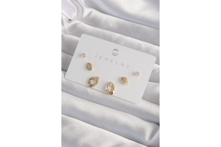 Shoecide Pirinç Gold Renk Zirkon Taşlı Yaprak Model Küpe Seti