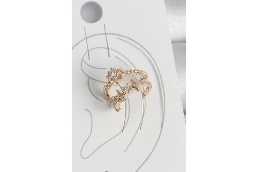 Shoecide Pirinç Gold Renk Zirkon Taşlı Yıldız Model Kadın Kıkırdak Küpe