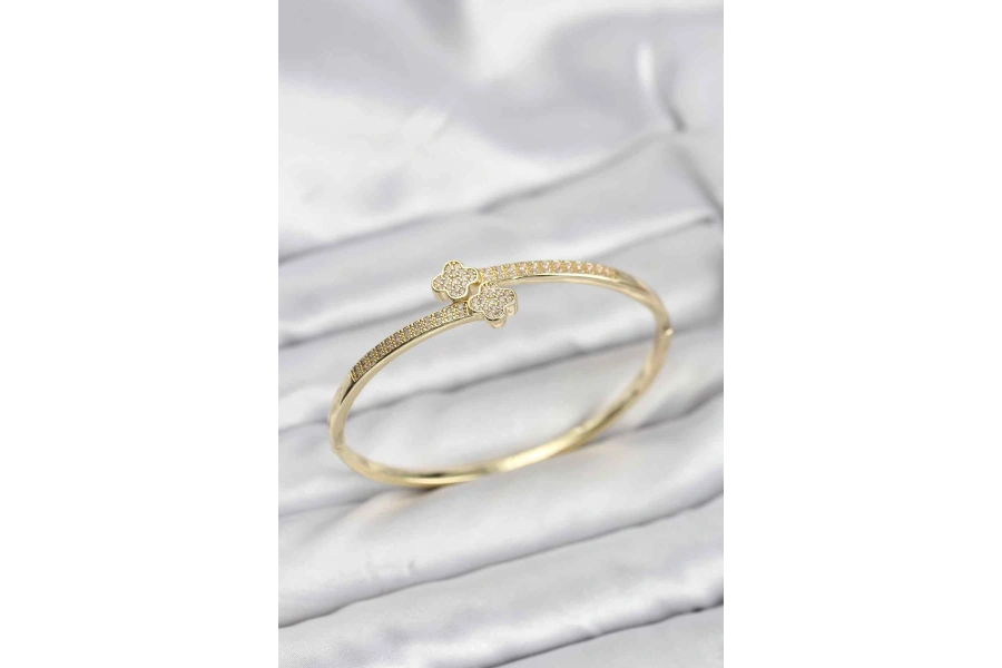 Shoecide Pirinç Gold Renk Zirkon Taşlı Yonca Model Kadın Kelepçe Bileklik