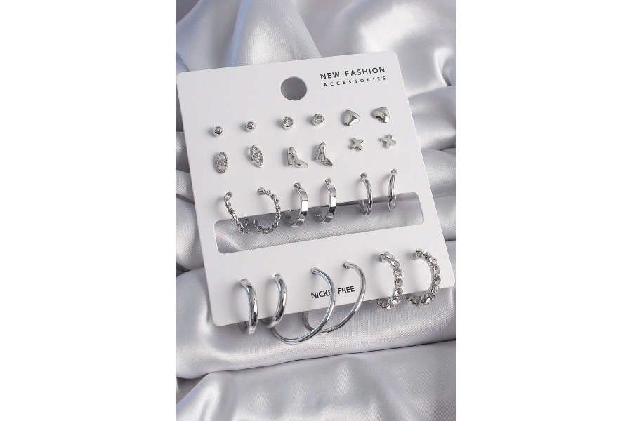 Shoecide Pirinç Gümüş Renk 12 Çift Kadın Küpe Seti