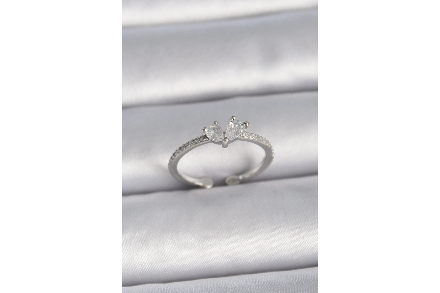 Shoecide Pirinç Gümüş Renk Ayaralanabilir Zirkon Taşlı Kalp Model Kadın Yüzük