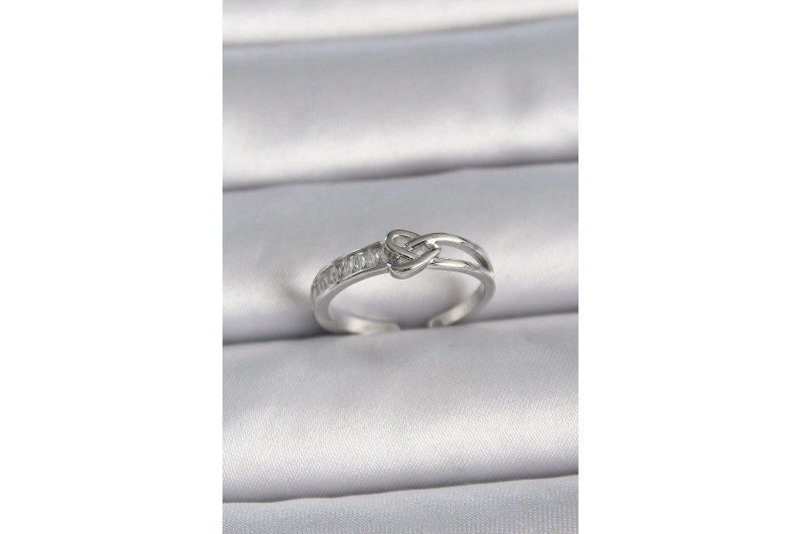 Shoecide Pirinç Gümüş Renk Ayarlanabilir Zirkon Taşlı Düğüm Kalp Model Kadın Yüzük