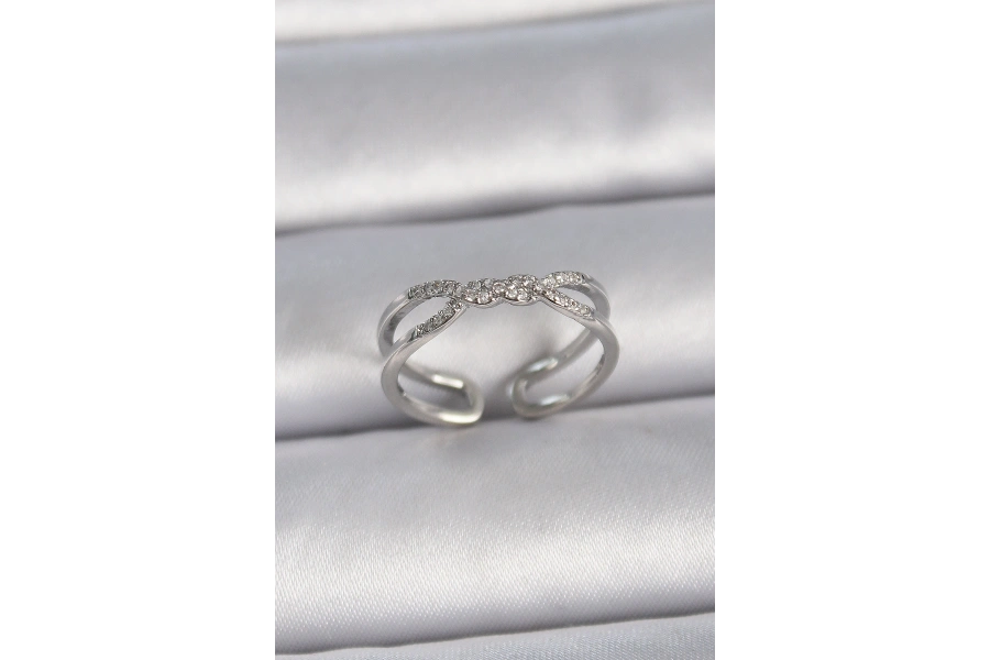 Shoecide Pirinç Gümüş Renk Ayarlanabilir Zirkon Taşlı Sarmal Model Kadın Yüzük