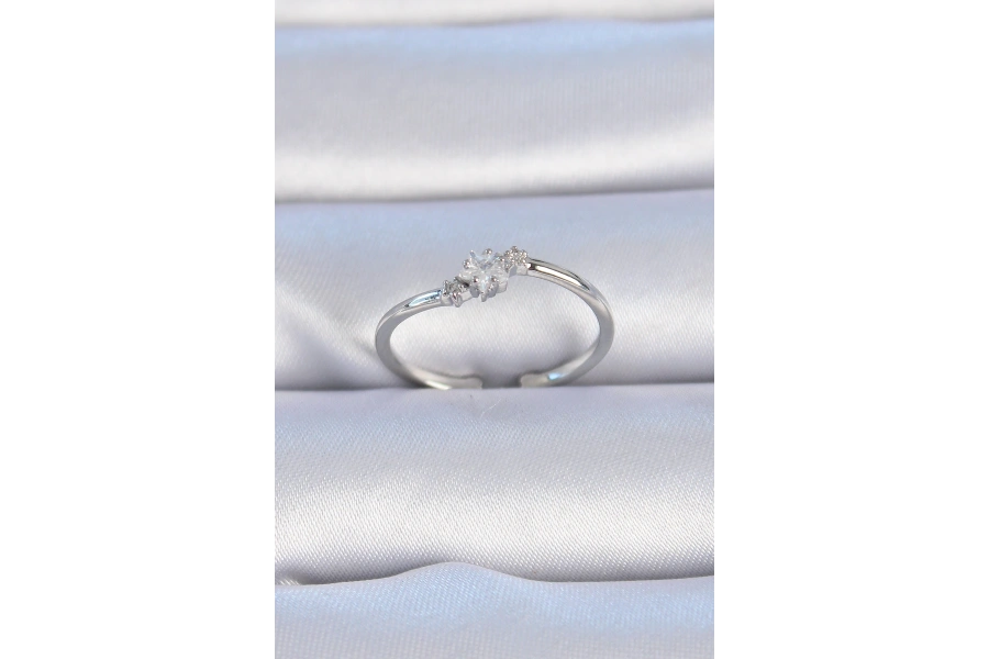 Shoecide Pirinç Gümüş Renk Çiçek Model Zirkon Taş Detay Kadın Yüzük