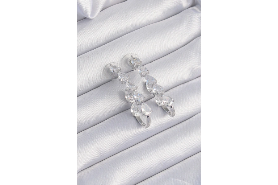 Shoecide Pirinç Gümüş Renk Damla Zirkon Taş Tasarımlı Küpe