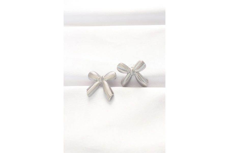 Shoecide Pirinç Gümüş Renk Fiyonk Küpe