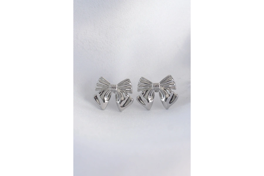 Shoecide Pirinç Gümüş Renk Fiyonk Küpe