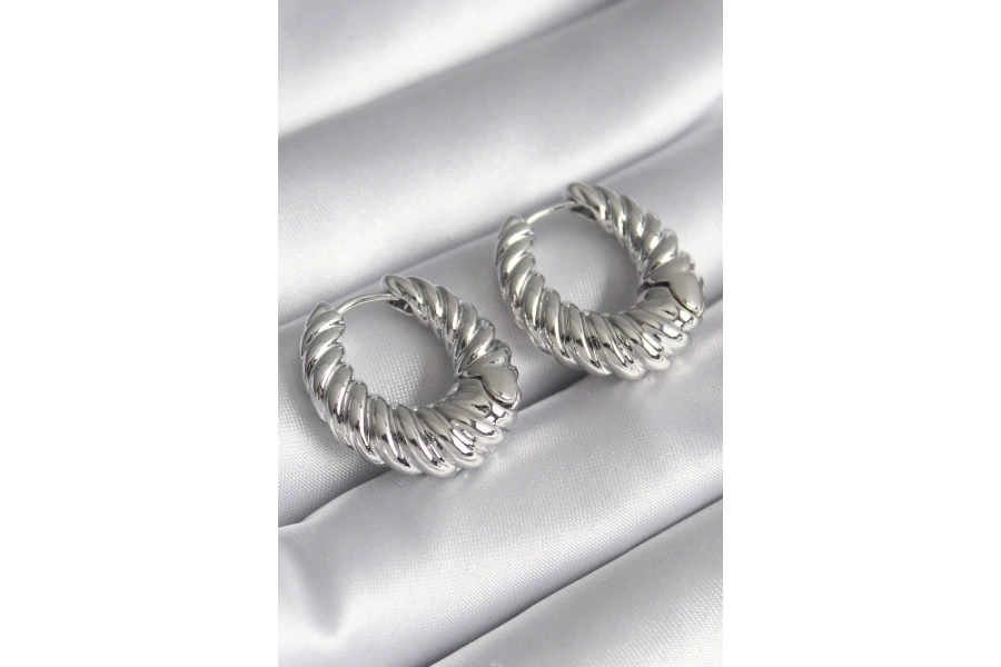 Shoecide Pirinç Gümüş Renk Halka Sarmal Model Kadın Küpe