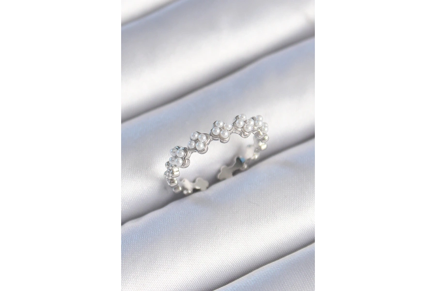 Shoecide Pirinç Gümüş Renk İncili Yonca Model Kadın Yüzük