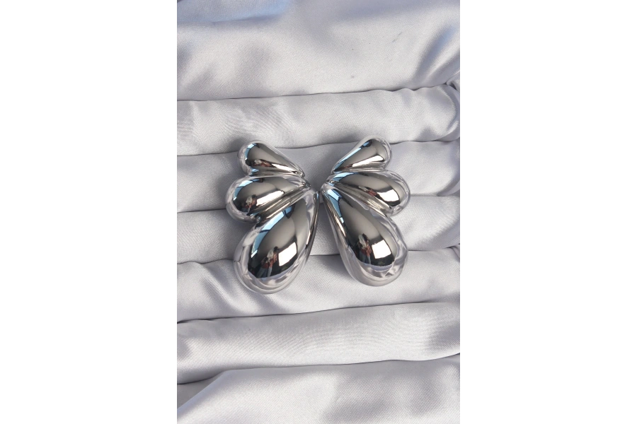 Shoecide Pirinç Gümüş Renk İri Bombeli Kelebek Küpe