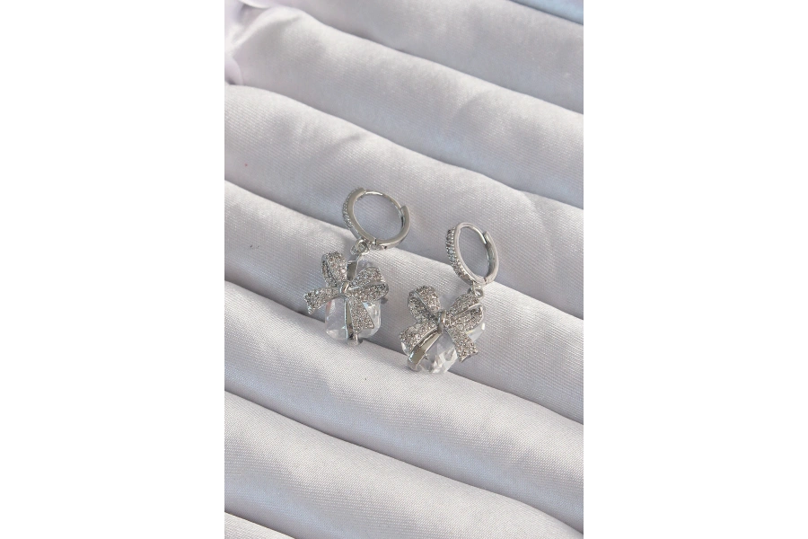 Shoecide Pirinç Gümüş Renk İri Zirkon Taşlı Fiyonk Model Halka Küpe