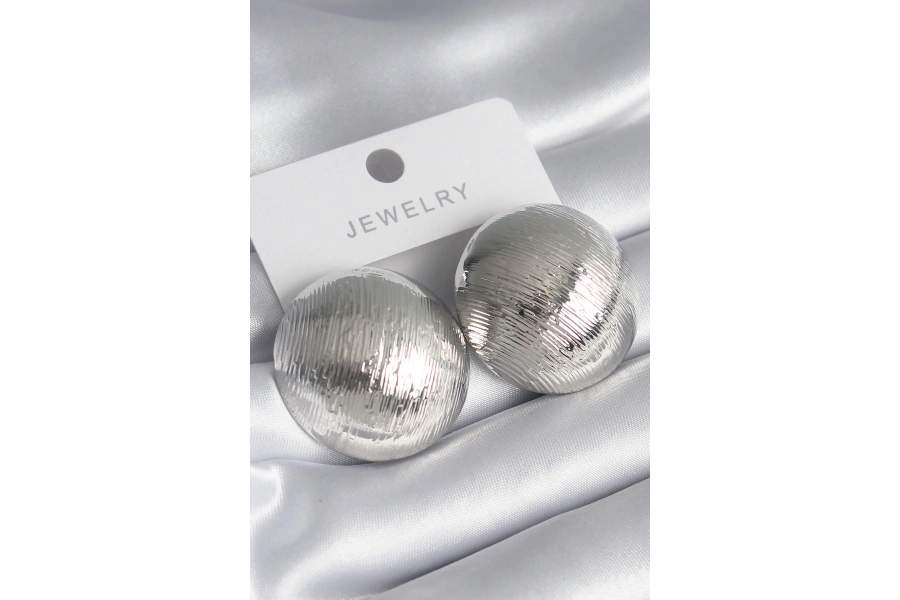 Shoecide Pirinç Gümüş Renk İşleme Detay Daire Model Kadın Küpe