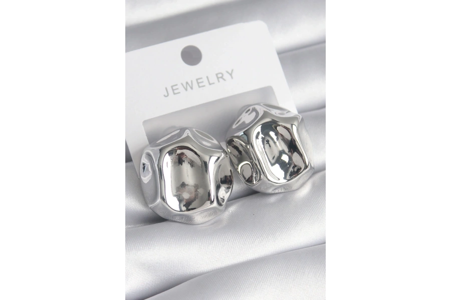 Shoecide Pirinç Gümüş Renk İşlemeli Top Model Kadın Küpe