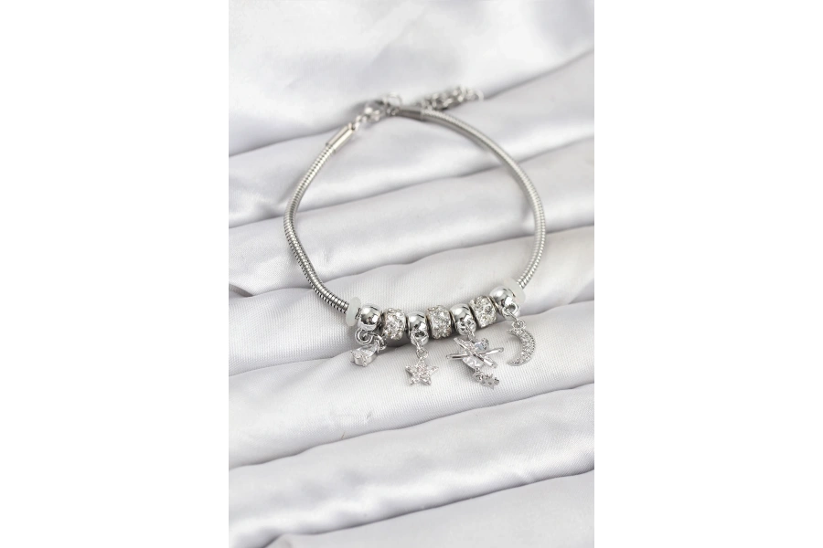 Shoecide Pirinç Gümüş Renk Kalpli Model Charmlı Kadın Bileklik