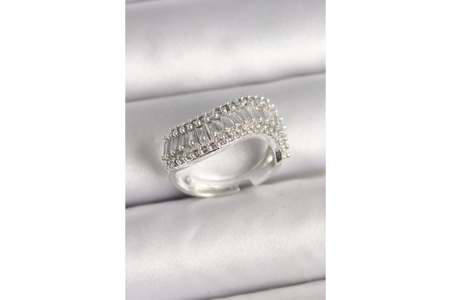 Shoecide Pirinç Gümüş Renk Su Yolu Zirkon Dalga Model Ayarlanabilir Kadın Yüzük