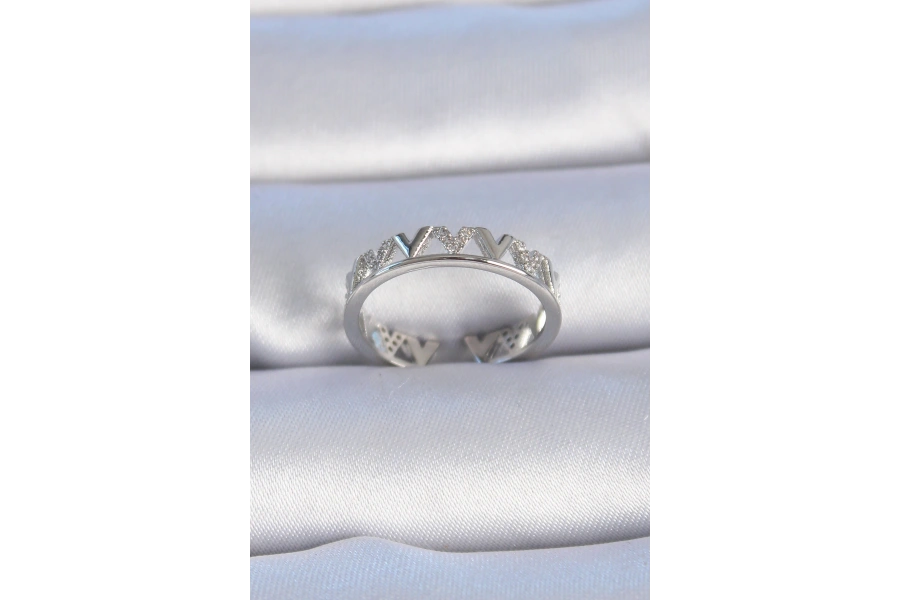 Shoecide Pirinç Gümüş Renk v Model Zirkon Taşlı Kadın Yüzük