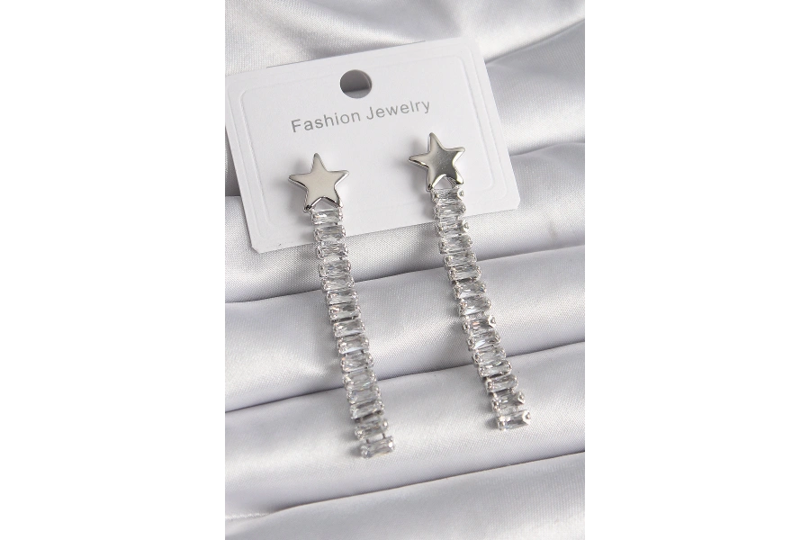 Shoecide Pirinç Gümüş Renk Yıldız Model Su Yolu Zirkon Taş Kadın Küpe