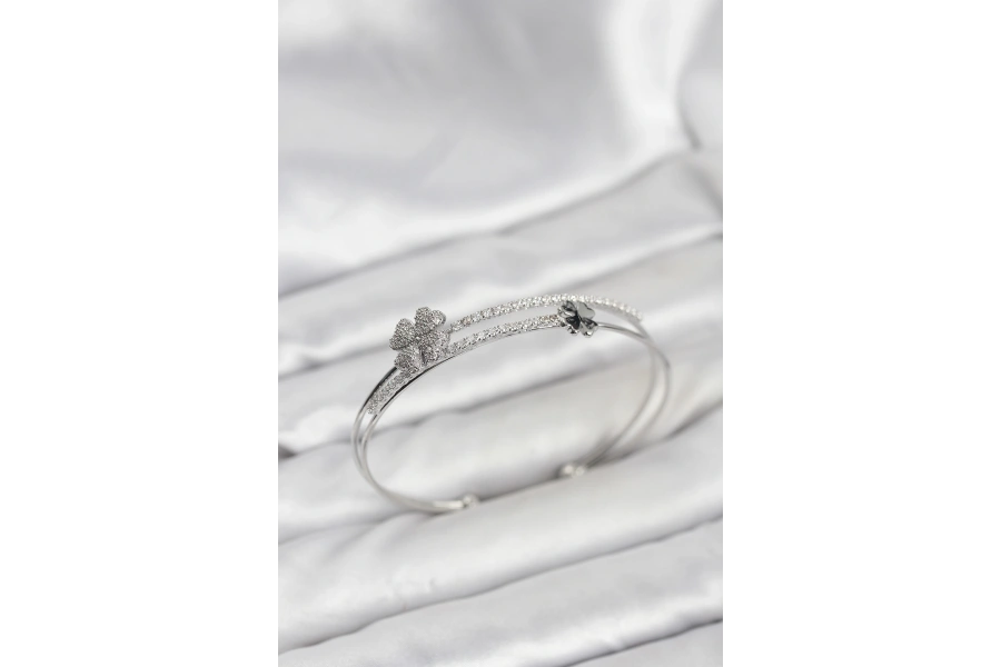 Shoecide Pirinç Gümüş Renk Yonca Model Kadın Bileklik