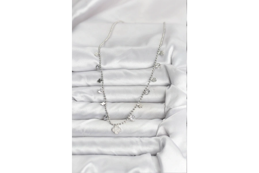 Shoecide Pirinç Gümüş Renk Yonca Model Kadın Kolye