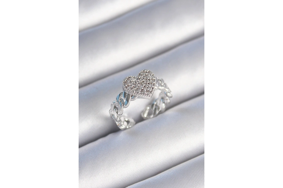 Shoecide Pirinç Gümüş Renk Zincir Kordon Zirkon Taşlı Kalp Model Kadın Yüzük