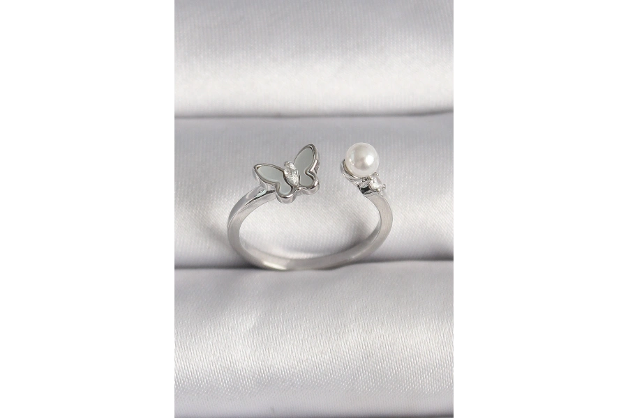 Shoecide Pirinç Gümüş Renk Zirkon Taş Detaylı Beyaz Mineli Kelebek Figür İnci Detay Ayarlanabilir Yüzük