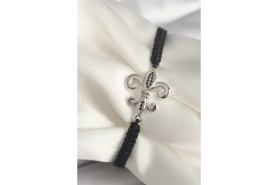 Shoecide Pirinç Gümüş Renk Zirkon Taş İşlemeli Zambak Model Asansörlü Makrome Model Kadın Bileklik