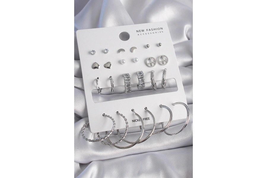 Shoecide Pirinç Gümüş Renk Zirkon Taşlı 12 Çift Kadın Küpe Seti