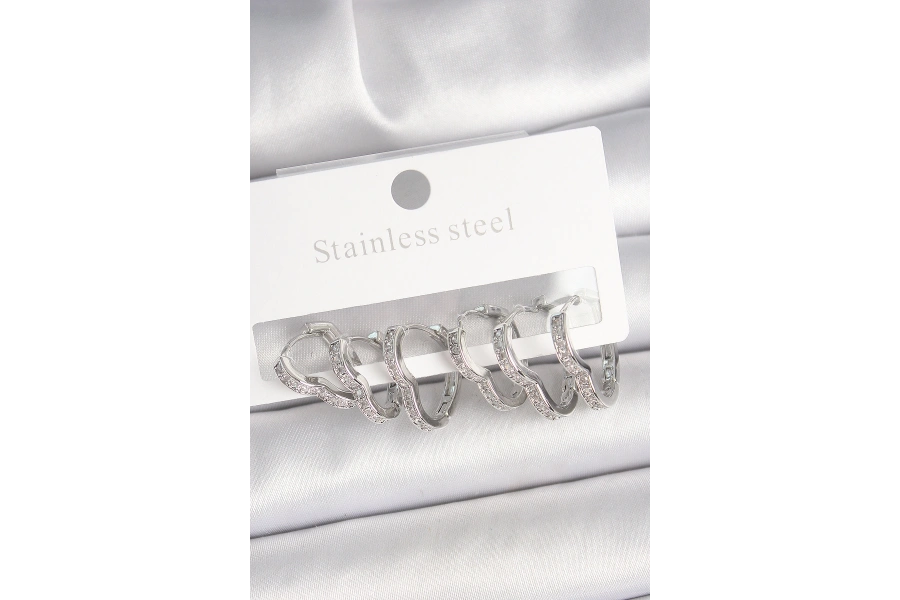 Shoecide Pirinç Gümüş Renk Zirkon Taşlı 3 Çift Kalp Model Kadın Küpe