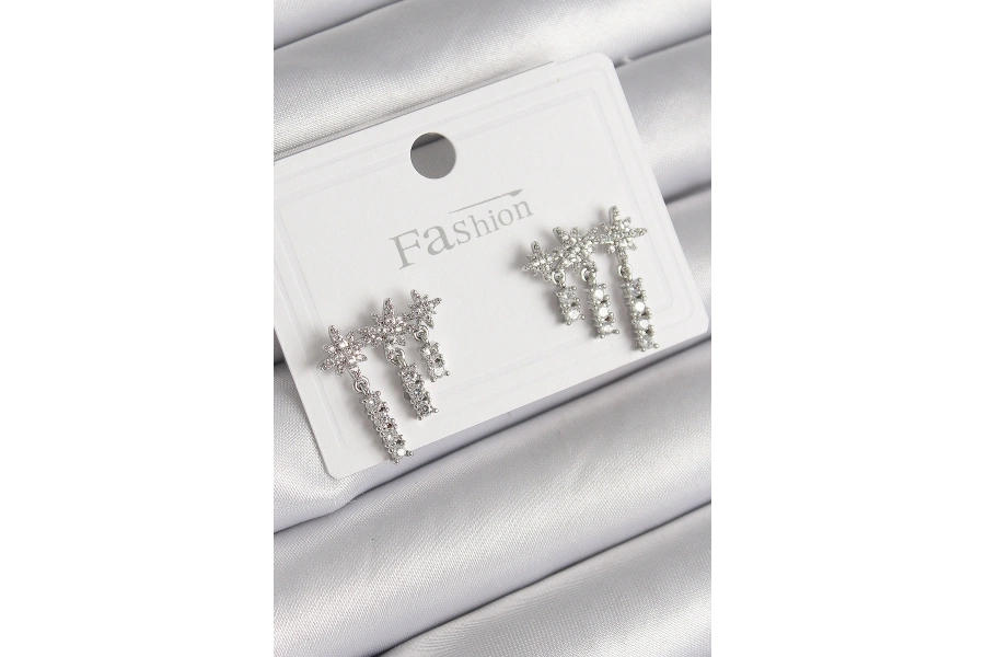 Shoecide Pirinç Gümüş Renk Zirkon Taşlı 3lü Sallantı Yıldız Model Kadın Küpe