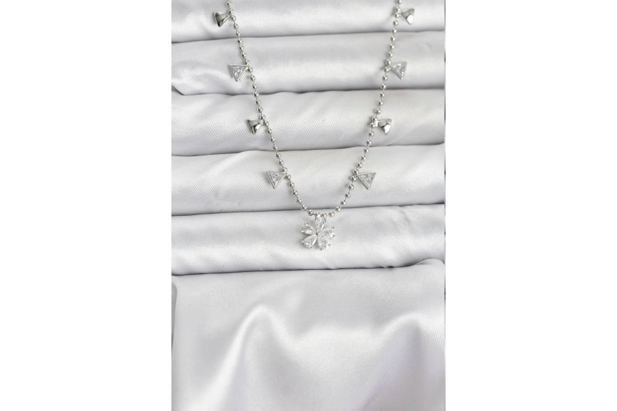 Shoecide Pirinç Gümüş Renk Zirkon Taşlı Çiçek Model Kadın Kolye