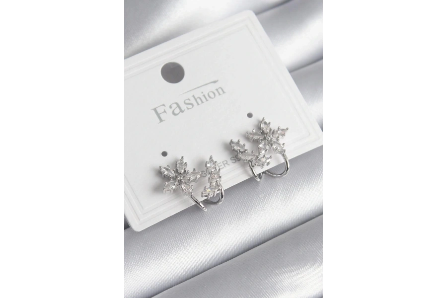 Shoecide Pirinç Gümüş Renk Zirkon Taşlı Çiçek Model Kadın Küpe