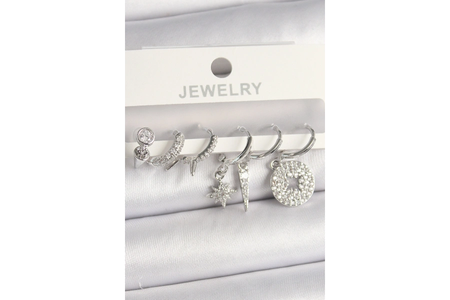 Shoecide Pirinç Gümüş Renk Zirkon Taşlı Çoklu Figür Kadın Küpe Seti